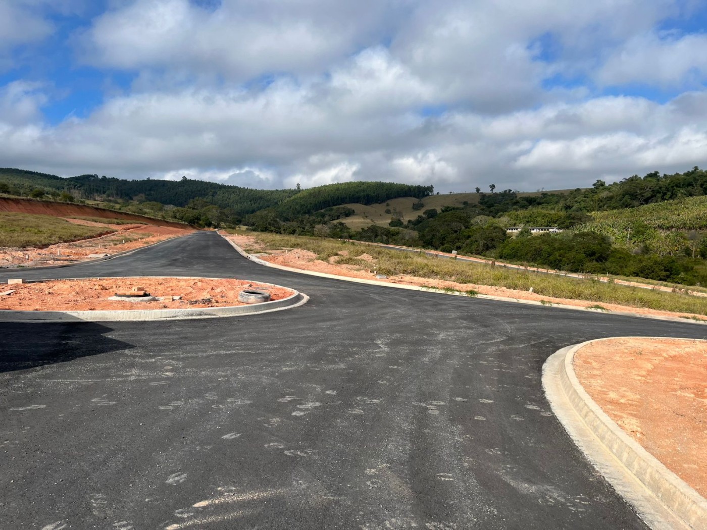 Lotes de 300 m², em condomínio fechado a 10 minutos de Atibaia
