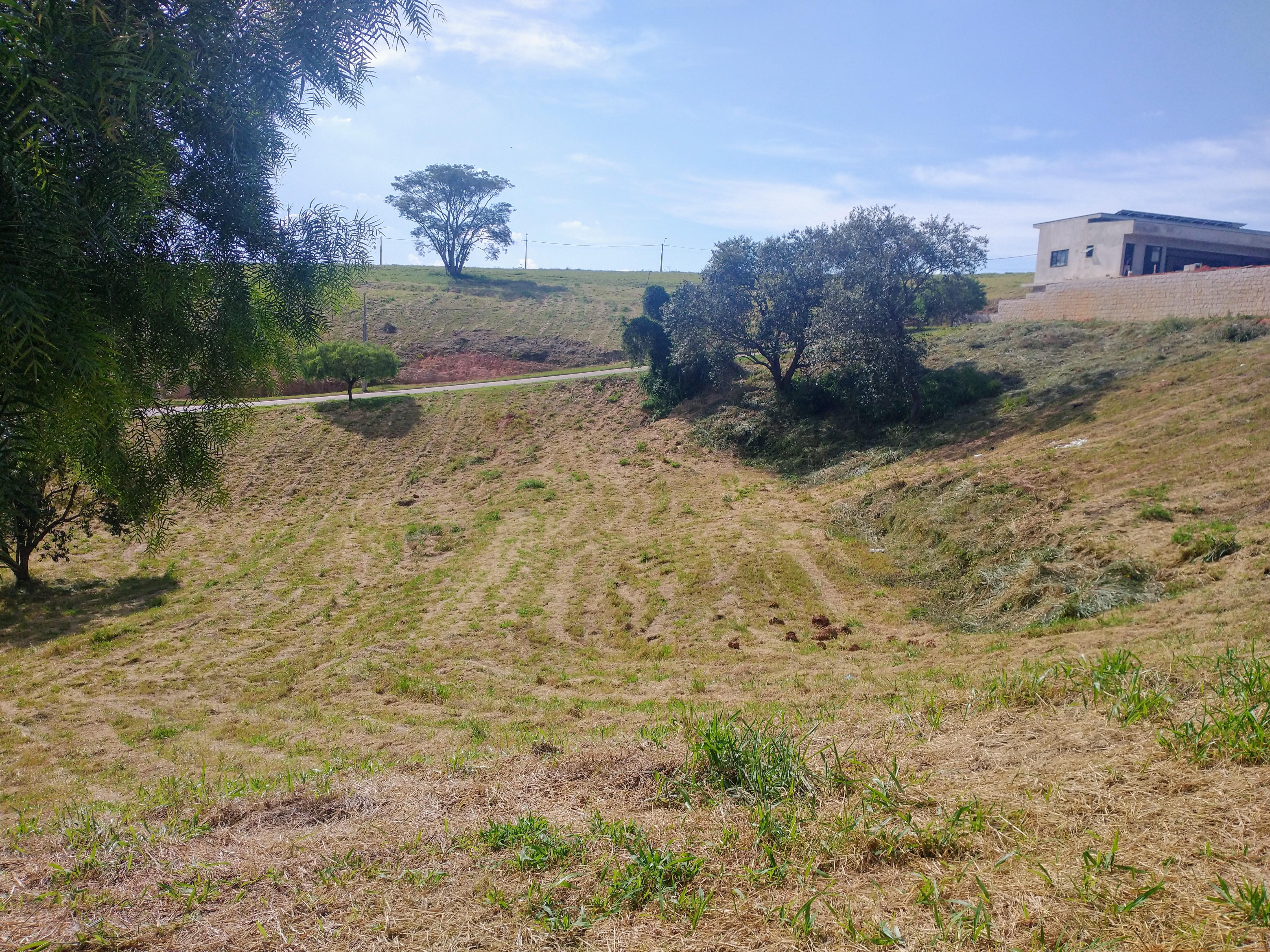 Lote de 1.000 m² com Vista Espetacular do Pôr do Sol e Lazer Completo!