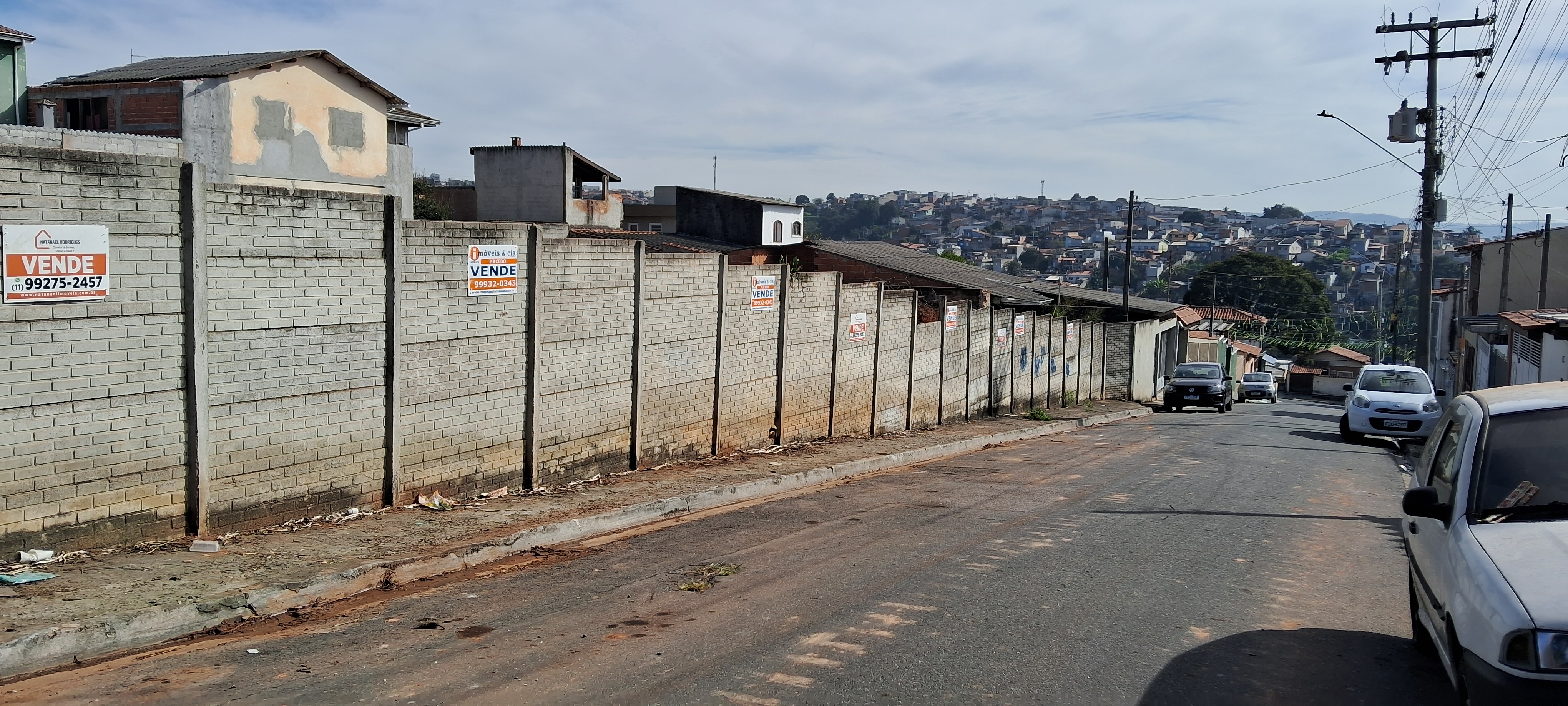 ATIBAIA, JD IMPERIAL 125m² no asfalto, plano, 160mil. Aceita carro e parcela.