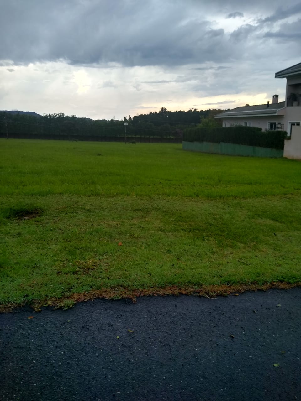 Terreno 1000m²,  plano em excelente  localização